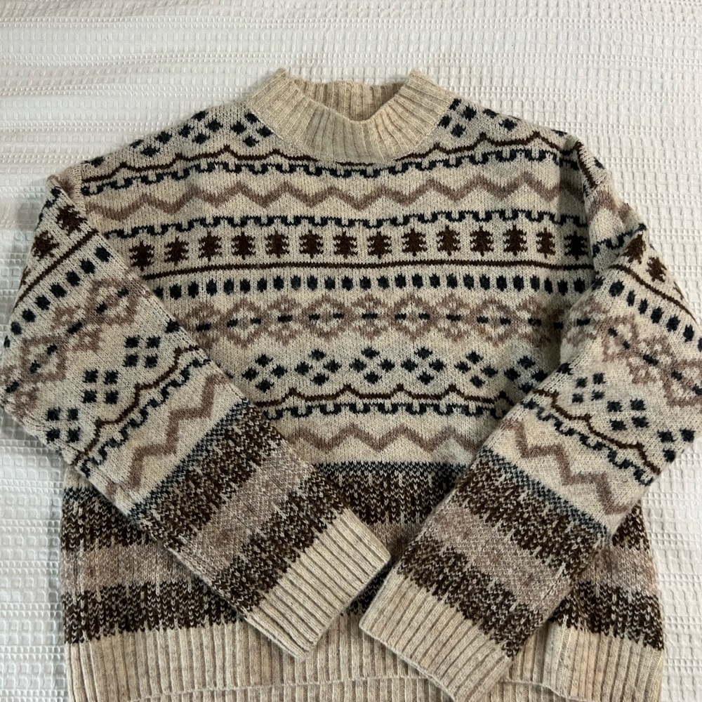 Gilli Men's Cream and Brown Patterned Crewneck Sweater